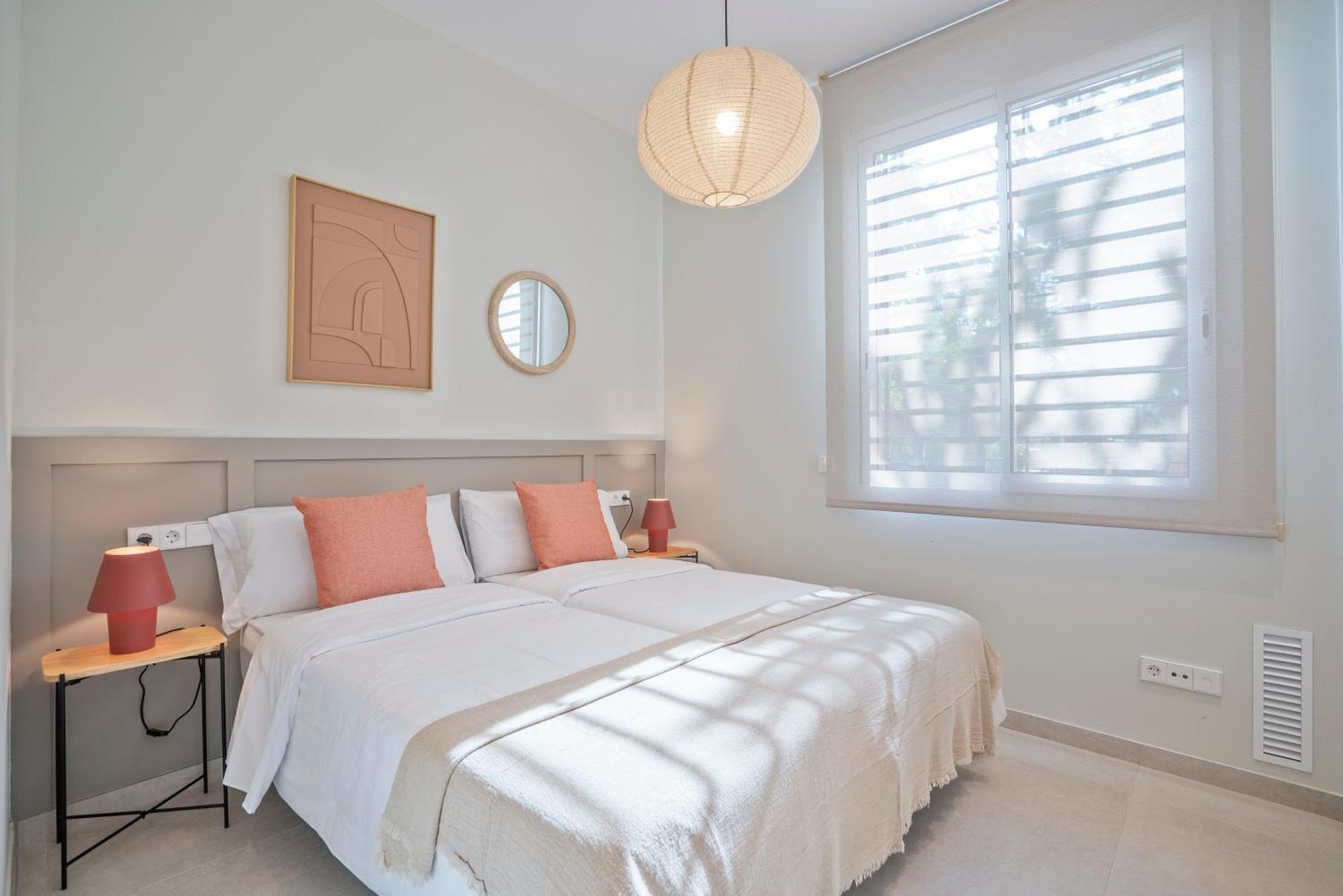 Sitges Spaces Garden Condo-2 Bedrooms, 2 Bathrooms, Garden Terrace, Near Center, Sleeps Up To 6- Monthly Rentals Only 外观 照片