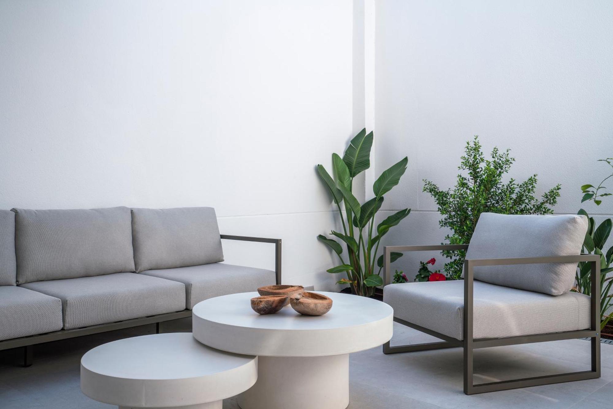 Sitges Spaces Garden Condo-2 Bedrooms, 2 Bathrooms, Garden Terrace, Near Center, Sleeps Up To 6- Monthly Rentals Only 外观 照片